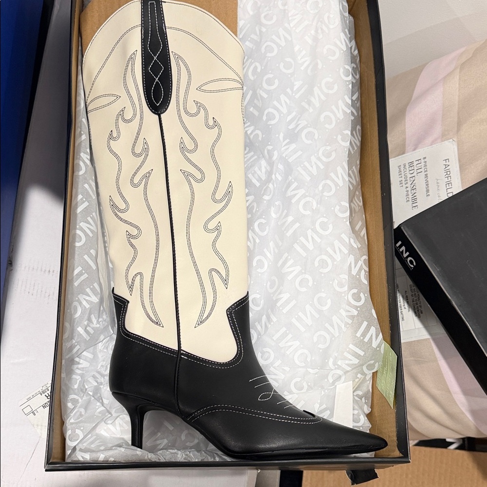 INC International Concepts Women's Black and Cream Heeled Boots size 9.5